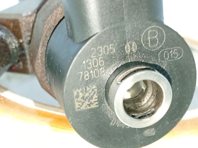 Recambio de inyector para chrysler voyager iv (rg, rs) 2.5 crd referencia OEM IAM 05066820AA  