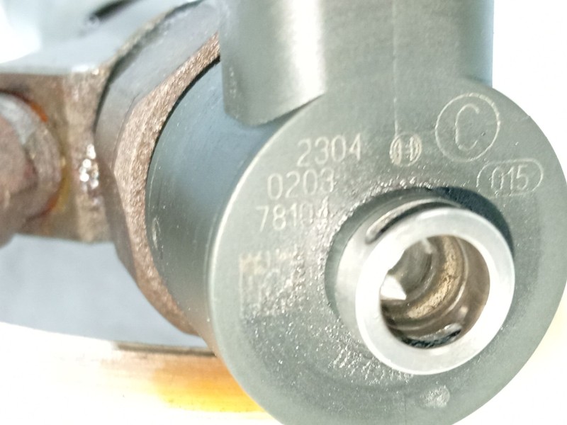 Recambio de inyector para chrysler voyager iv (rg, rs) 2.5 crd referencia OEM IAM 05066820AA  