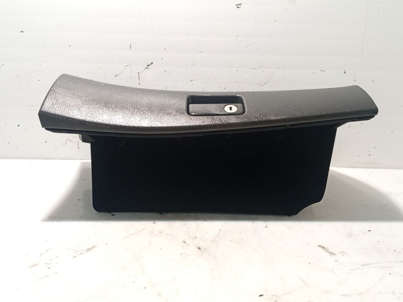 Recambio de guantera para toyota avensis sedán (_t25_) 2.0 d-4d (cdt250_) referencia OEM IAM 5555005071B0  