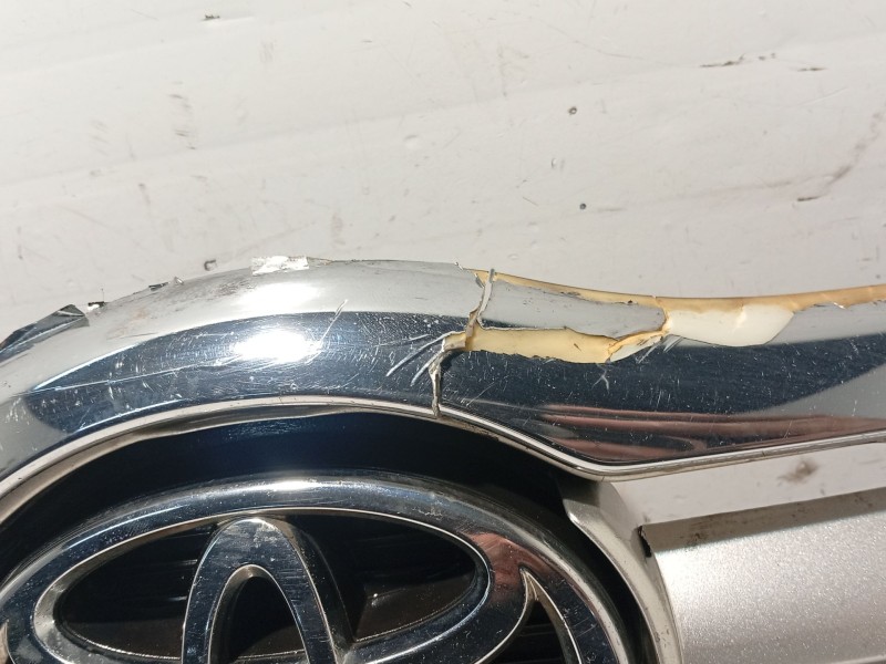 Recambio de moldura para toyota avensis sedán (_t25_) 2.0 d-4d (cdt250_) referencia OEM IAM   