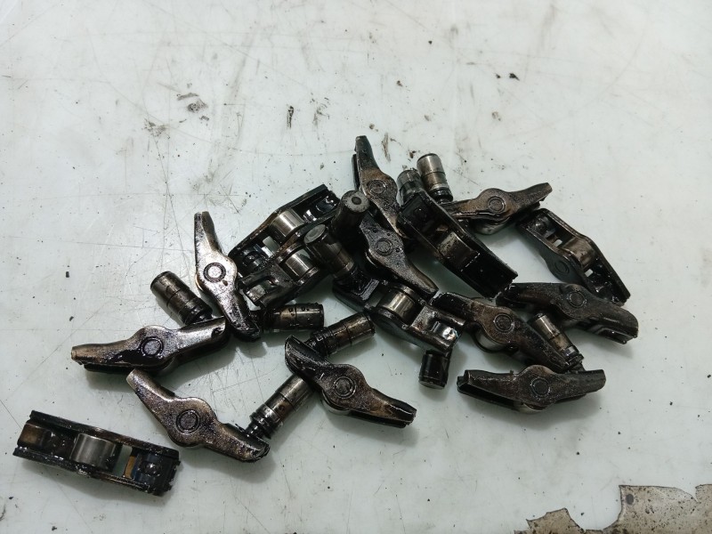 Recambio de tapa balancines para chrysler voyager iv (rg, rs) 2.5 crd referencia OEM IAM   