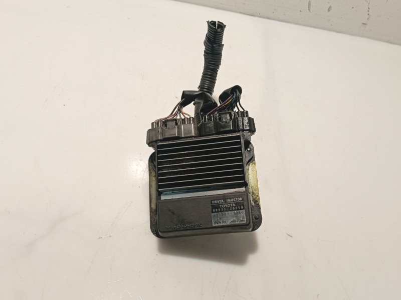 Recambio de modulo electronico para toyota avensis sedán (_t25_) 2.0 d-4d (cdt250_) referencia OEM IAM   