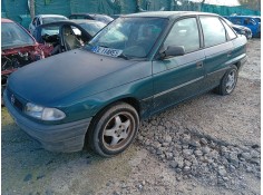 opel astra f sedán (t92) del año 1995 2