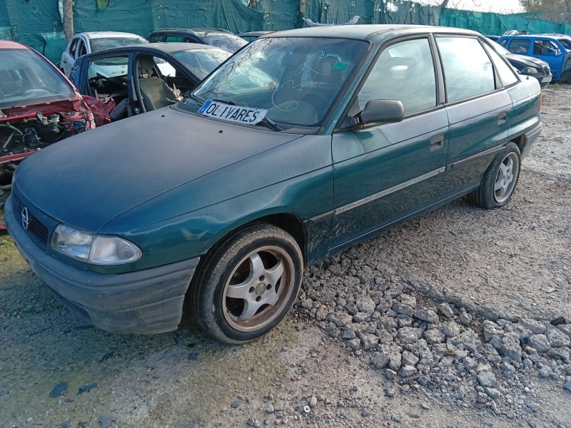 opel astra f sedán (t92) del año 1995