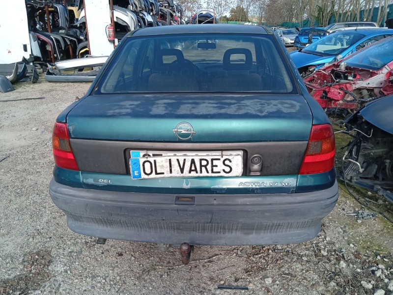 opel astra f sedán (t92) del año 1995