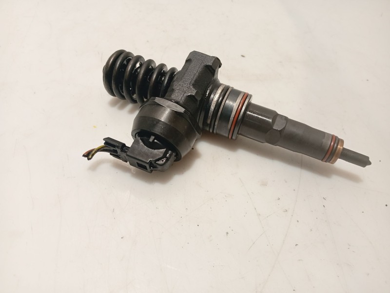 Recambio de inyector para skoda fabia i combi (6y5) 1.9 tdi referencia OEM IAM   