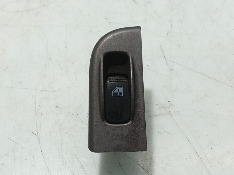 Recambio de mando elevalunas trasero derecho para hyundai trajet (fo) 2.0 crdi gls referencia OEM IAM   