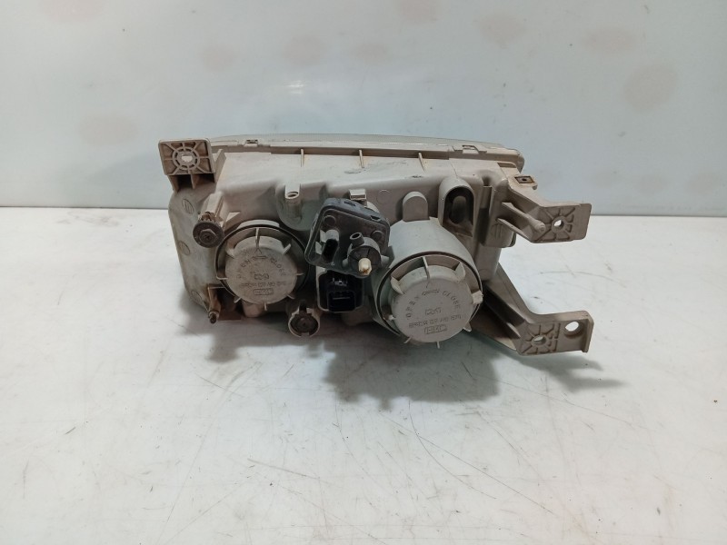 Recambio de faro derecho para hyundai trajet (fo) 2.0 crdi gls referencia OEM IAM 921043A020  