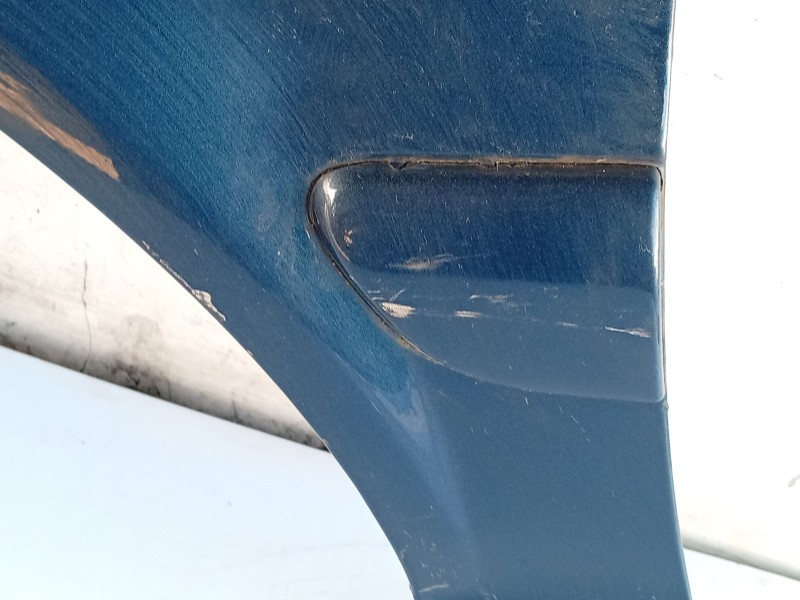 Recambio de aleta delantera izquierda para hyundai trajet (fo) 2.0 crdi gls referencia OEM IAM 663113A210  