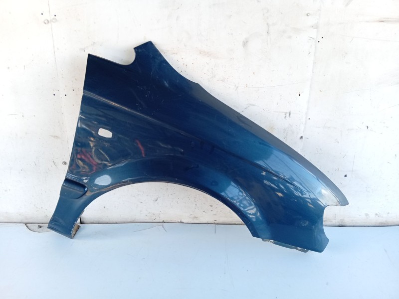 Recambio de aleta delantera derecha para hyundai trajet (fo) 2.0 crdi gls referencia OEM IAM 663213A210  