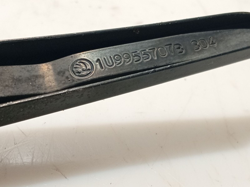 Recambio de brazo limpia trasero para seat ibiza iii (6l1) 1.4 tdi referencia OEM IAM 6L6955704B  