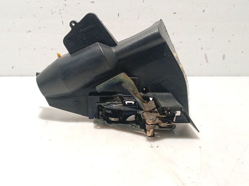 Recambio de cerradura puerta trasera izquierda para mercedes-benz clase c (w202) c 220 (202.022) referencia OEM IAM A2027300535 