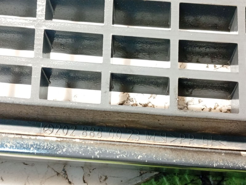 Recambio de moldura para mercedes-benz clase c (w202) c 220 (202.022) referencia OEM IAM   