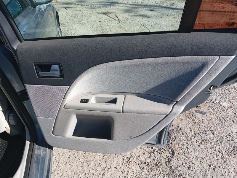 ford mondeo iii sedán (b4y) del año 2002