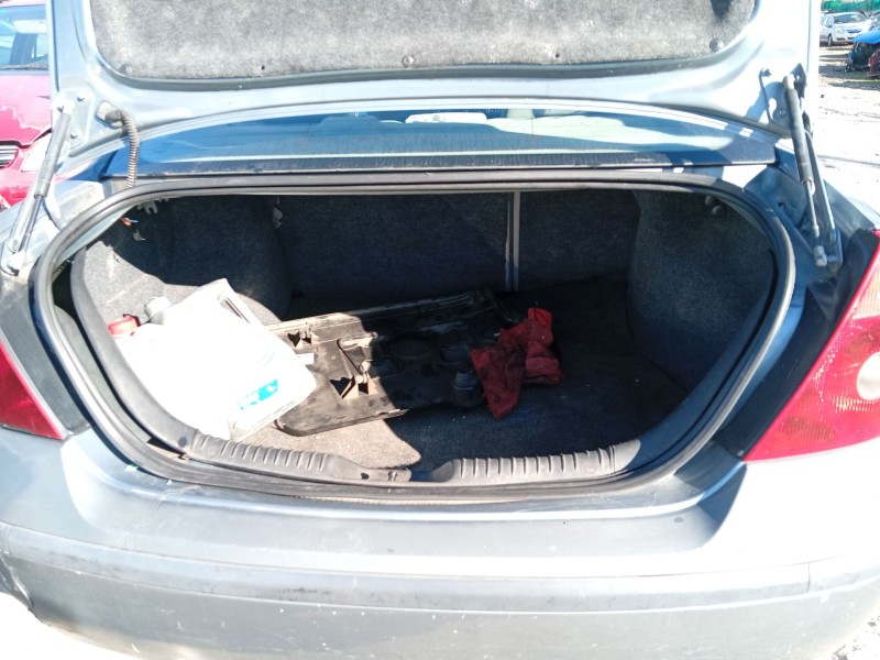 ford mondeo iii sedán (b4y) del año 2002