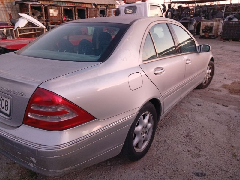 mercedes-benz clase c (w203) del año 2002