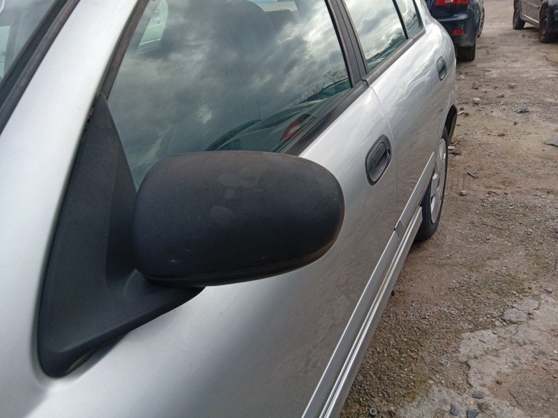 nissan almera ii hatchback (n16) del año 2003