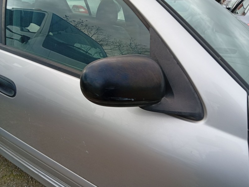 nissan almera ii hatchback (n16) del año 2003