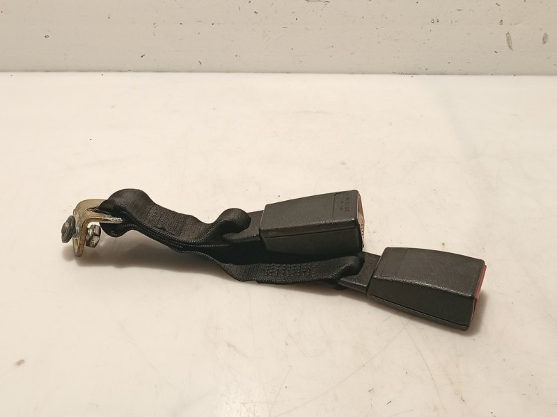 Recambio de anclaje cinturon trasero derecho para mercedes-benz clase c (w202) c 220 (202.022) referencia OEM IAM   