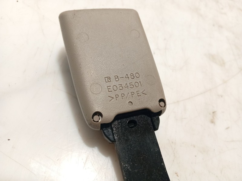 Recambio de anclaje cinturon delantero derecho para toyota rav 4 iii (_a3_) 2.2 d 4wd (ala30_) referencia OEM IAM 7323042140E0  