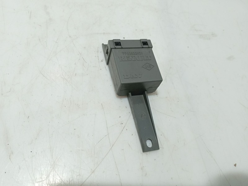 Recambio de modulo electronico para opel vivaro a furgoneta (x83) 1.9 dti (f7) referencia OEM IAM   