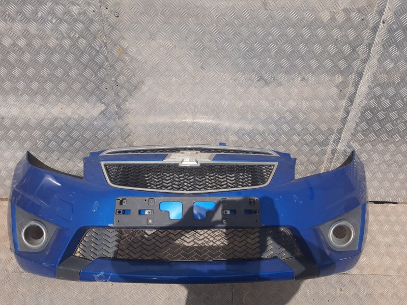 Recambio de paragolpes delantero para chevrolet spark 1.2 cat referencia OEM IAM   