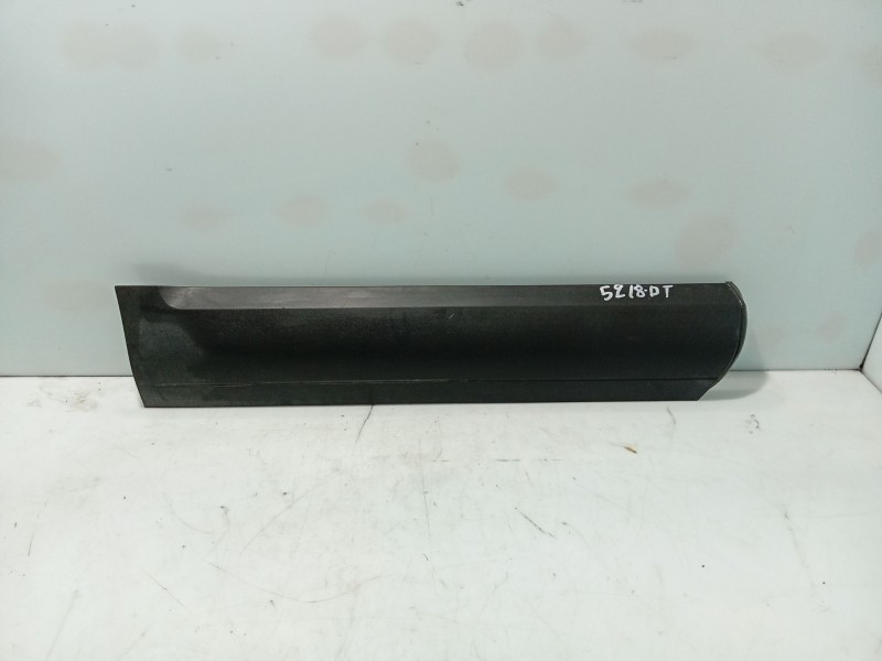 Recambio de moldura puerta trasera derecha para volkswagen touareg (7la) referencia OEM IAM   