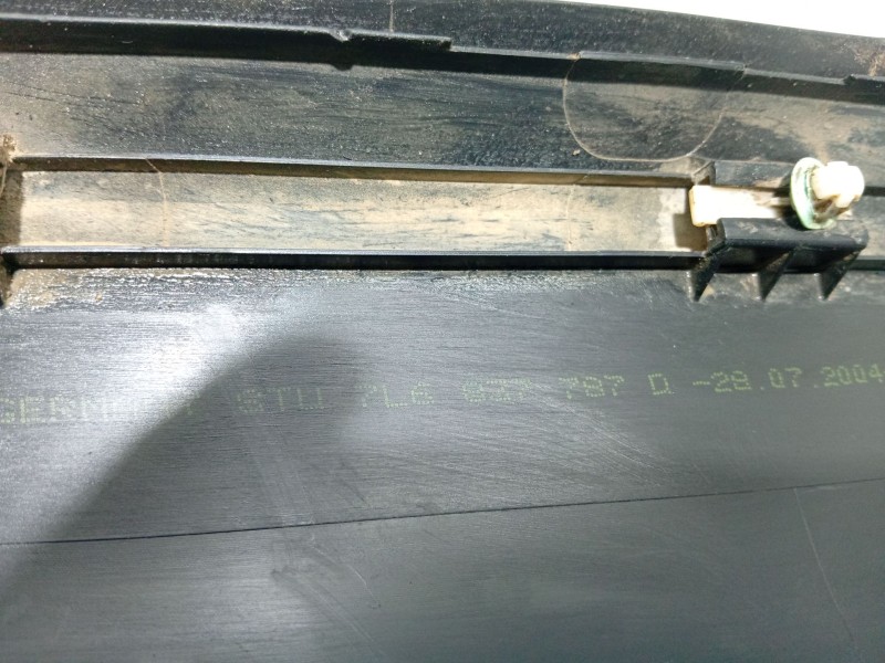 Recambio de moldura puerta delantera izquierda para volkswagen touareg (7la) referencia OEM IAM   