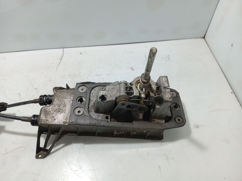 Recambio de palanca cambio para volkswagen touareg (7la) referencia OEM IAM 7L6711049C  