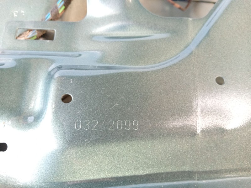 Recambio de porton trasero para volkswagen touareg (7la) referencia OEM IAM 7L6827025AS  