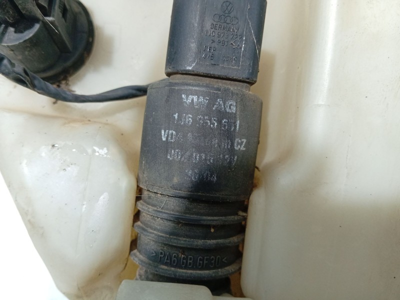 Recambio de deposito limpia para volkswagen touareg (7la) referencia OEM IAM 7L0955453F  