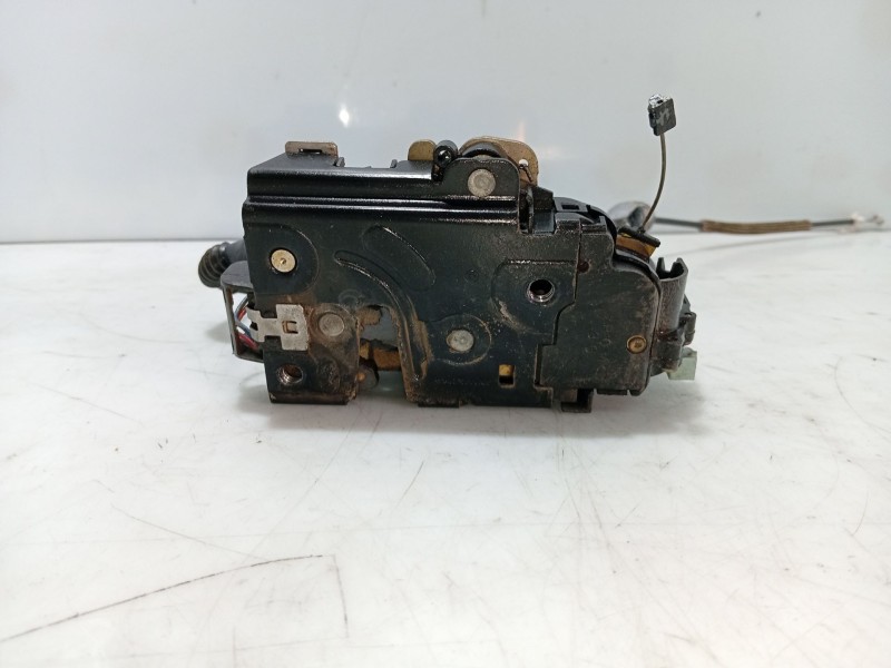 Recambio de cerradura puerta delantera izquierda para volkswagen touareg (7la) referencia OEM IAM 3D1837015AP  