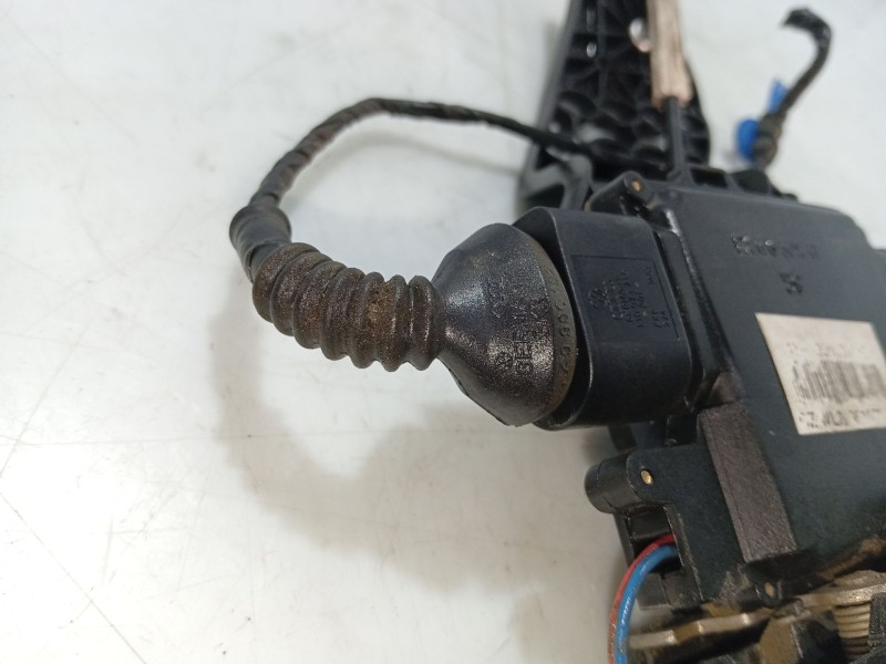 Recambio de cerradura puerta delantera izquierda para volkswagen touareg (7la) referencia OEM IAM 3D1837015AP  