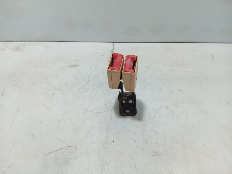 Recambio de anclaje cinturon trasero central para volkswagen touareg (7la) referencia OEM IAM   