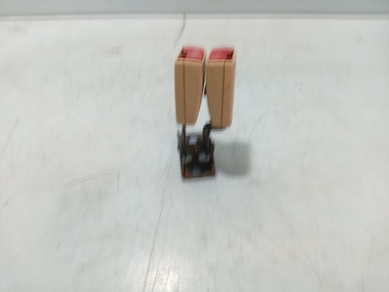 Recambio de anclaje cinturon trasero central para volkswagen touareg (7la) referencia OEM IAM   