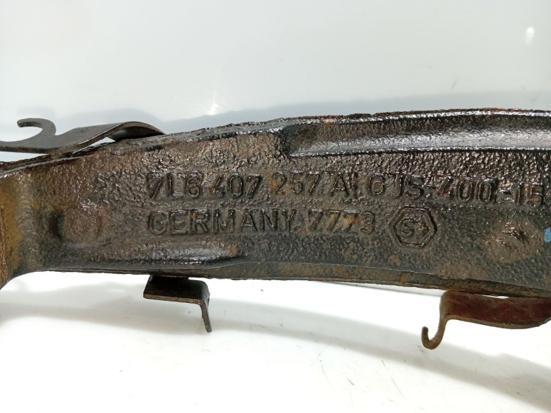 Recambio de mangueta delantera izquierda para volkswagen touareg (7la) referencia OEM IAM 7L6407257A  