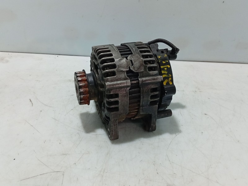 Recambio de alternador para volkswagen touareg (7la) referencia OEM IAM 070903139  