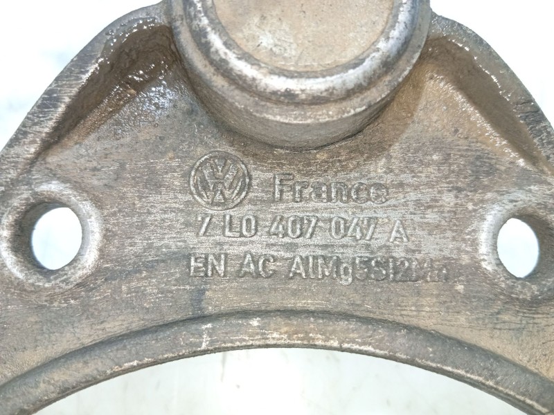 Recambio de brazo suspension superior delantero derecho para volkswagen touareg (7la) referencia OEM IAM 7L0407021  