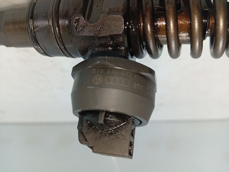 Recambio de inyector para volkswagen touareg (7la) referencia OEM IAM   