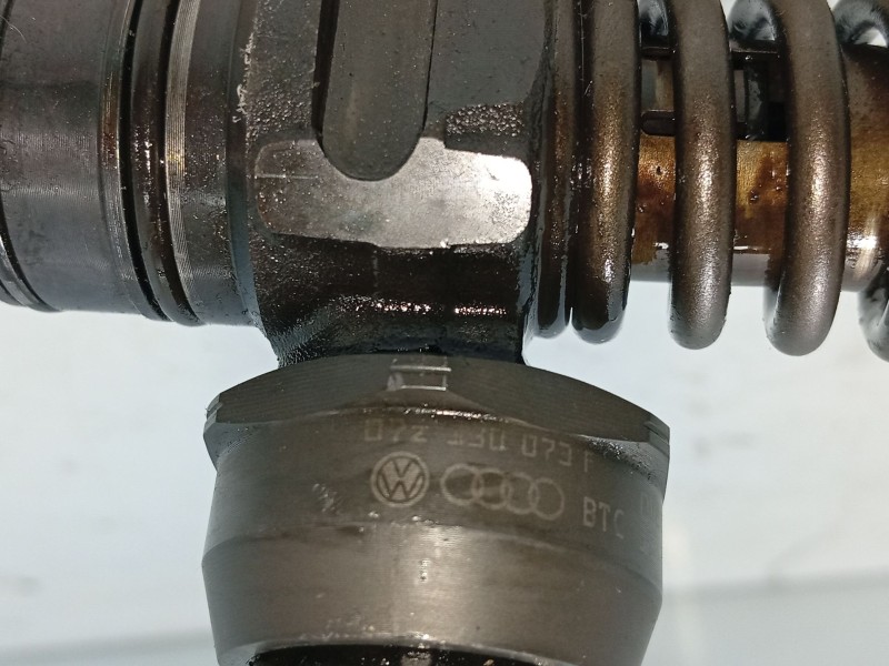Recambio de inyector para volkswagen touareg (7la) referencia OEM IAM   