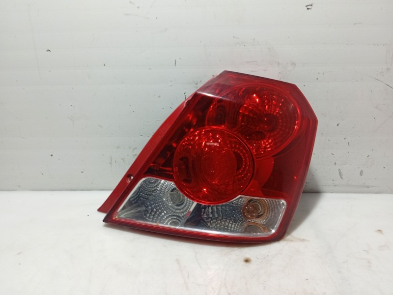 Recambio de piloto trasero derecho para daewoo kalos (klas) 1.4 referencia OEM IAM 96540269  