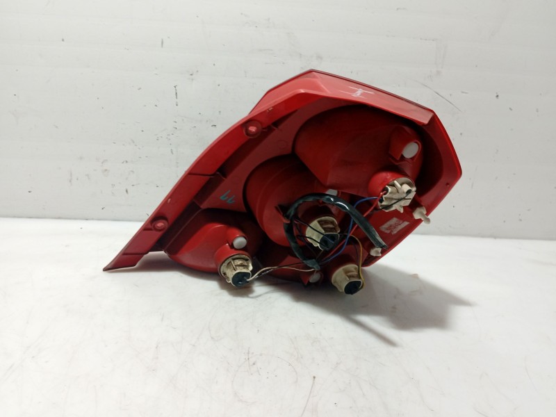 Recambio de piloto trasero izquierdo para daewoo kalos (klas) 1.4 referencia OEM IAM 96540268  