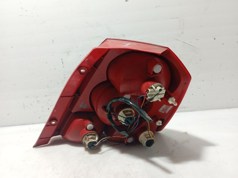 Recambio de piloto trasero izquierdo para daewoo kalos (klas) 1.4 referencia OEM IAM 96540268  