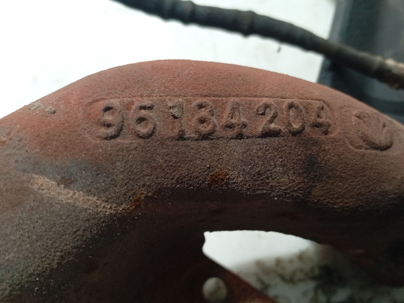 Recambio de colector escape para daewoo kalos (klas) 1.4 referencia OEM IAM 96184204  