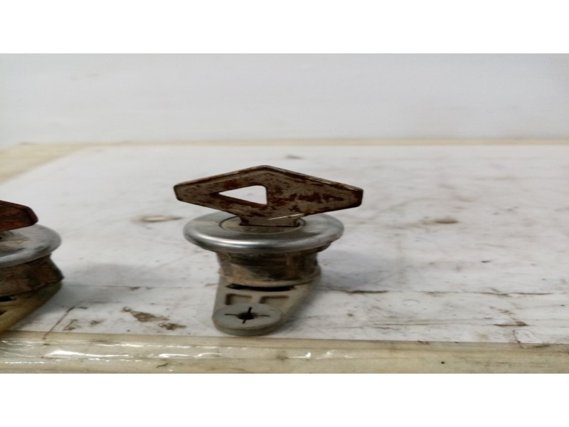 Recambio de bombin puerta delantera izquierda para  referencia OEM IAM   