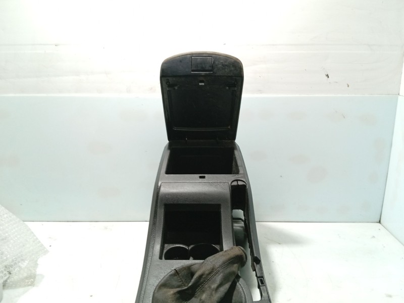 Recambio de consola central para ssangyong actyon referencia OEM IAM   