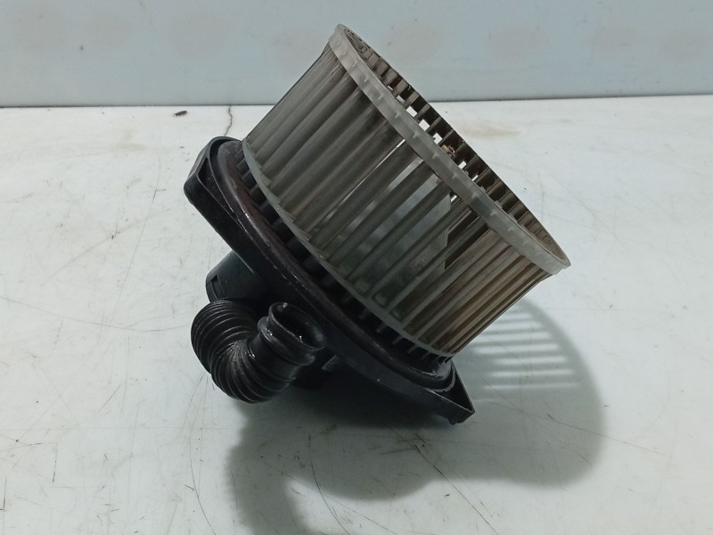 Recambio de ventilador calefaccion para ssangyong actyon referencia OEM IAM 6811109150  