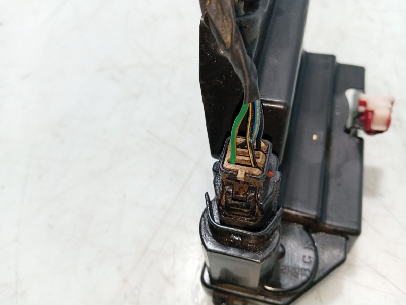 Recambio de cerradura puerta trasera derecha para ssangyong actyon referencia OEM IAM 7132009003  