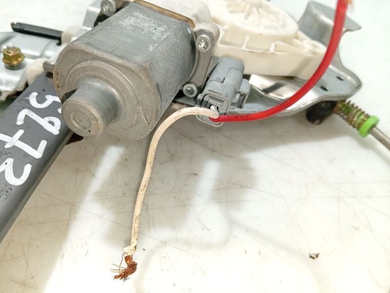 Recambio de elevalunas delantero derecho para ssangyong actyon referencia OEM IAM 7232109001 LTSY701R LTSY04R