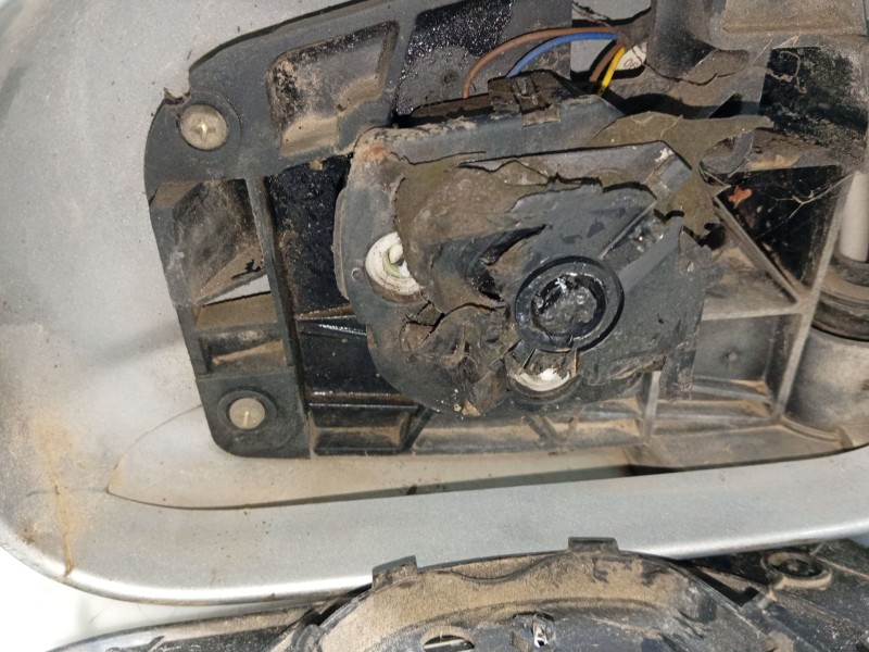 Recambio de retrovisor izquierdo para ssangyong actyon referencia OEM IAM 0  